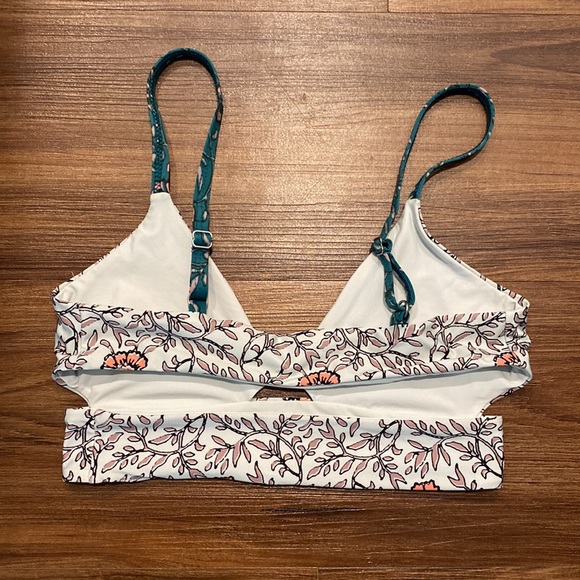 TAVIK Blue Wildflower Juliet Bikini Top - Picture 2 of 3